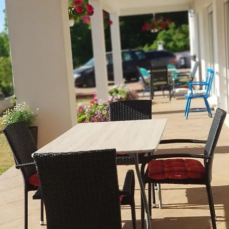 Adriana F. * Dobreć