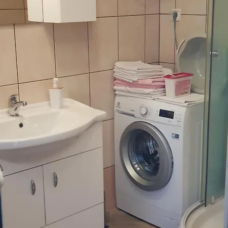 Adriana F. Apartman
