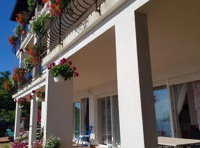 Adriana F. Apartamento *